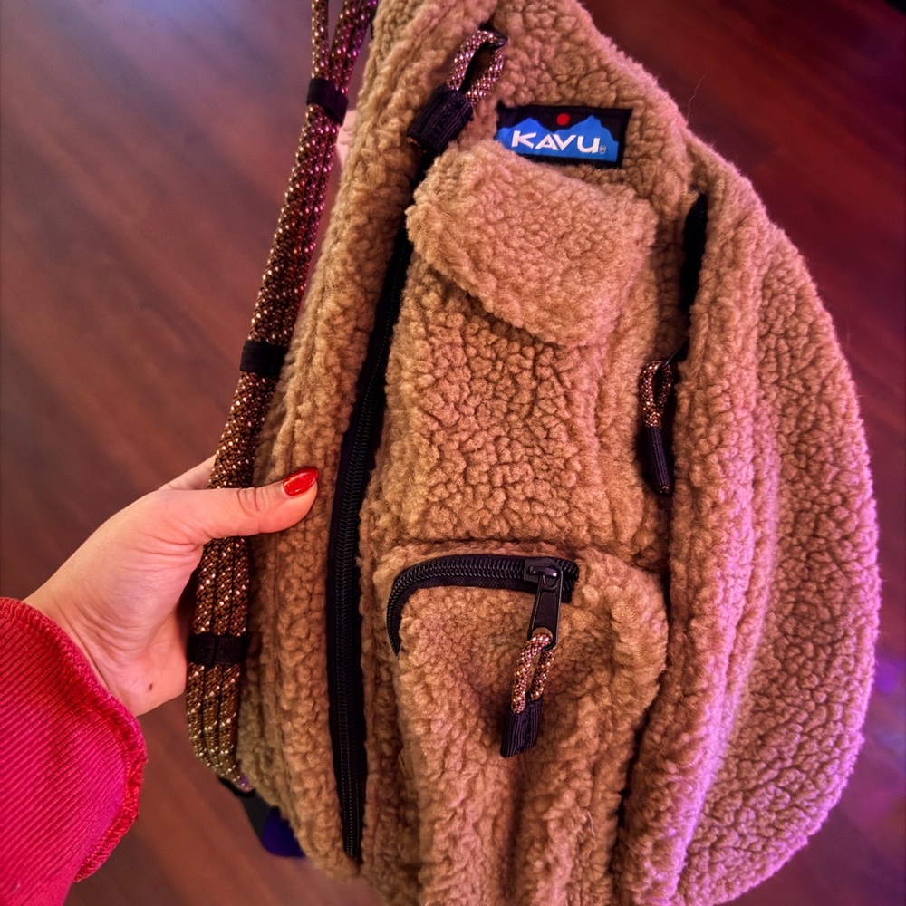Kavu Beige Sherpa Sling Bag